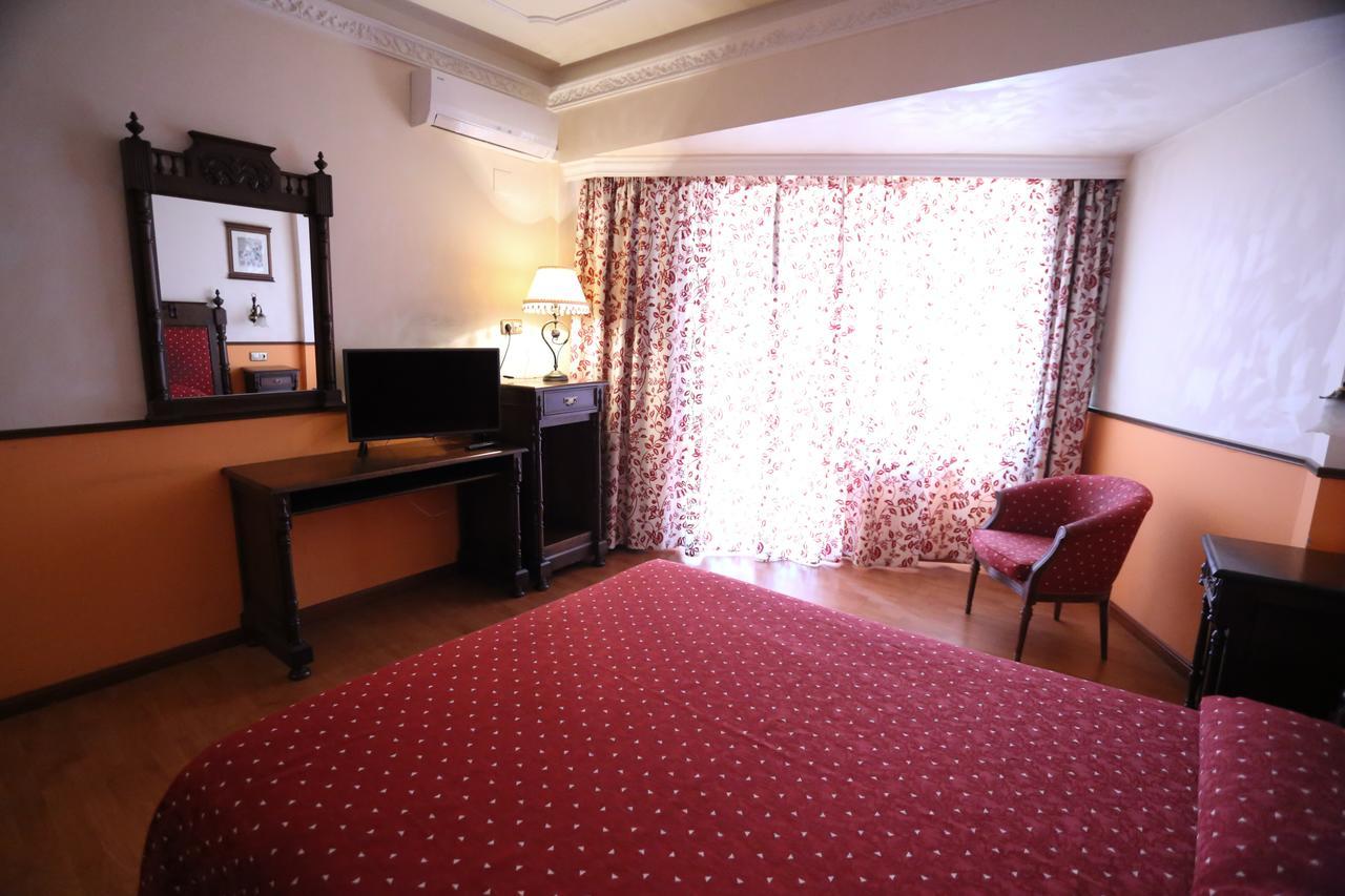Hotel El Cisne Saragozza Esterno foto